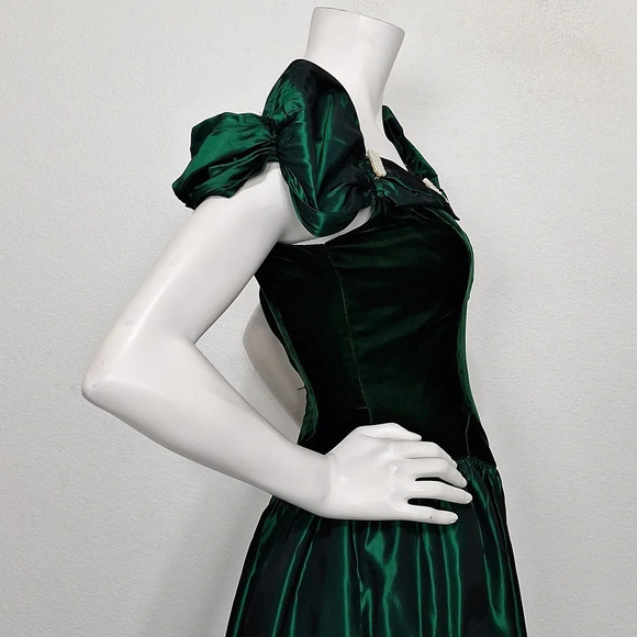 Vintage Union Made Velvet Taffeta Emerald Green Unique Midi Dress Size 4P - Picture 7 of 14
